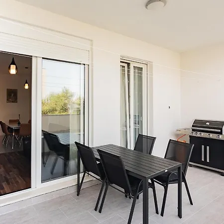 Zeus Znjan Apartman Split