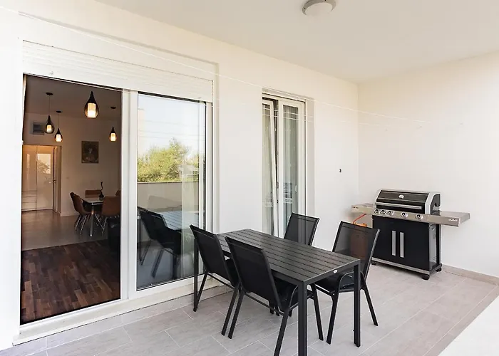 Zeus Znjan Apartman Split