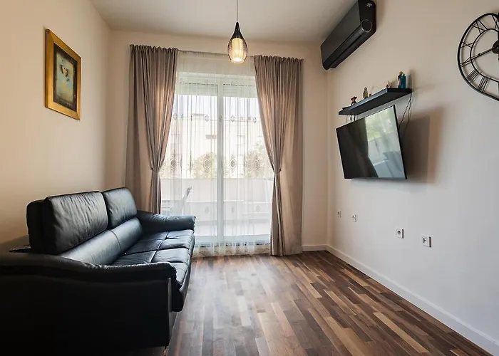 Zeus Znjan Apartamento *