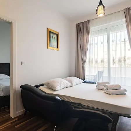 Apartament Zeus Znjan