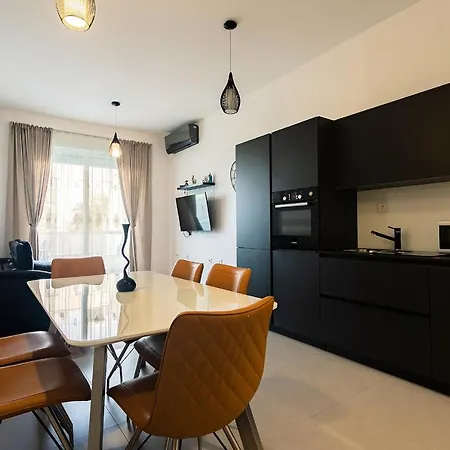 Zeus Znjan Apartman *